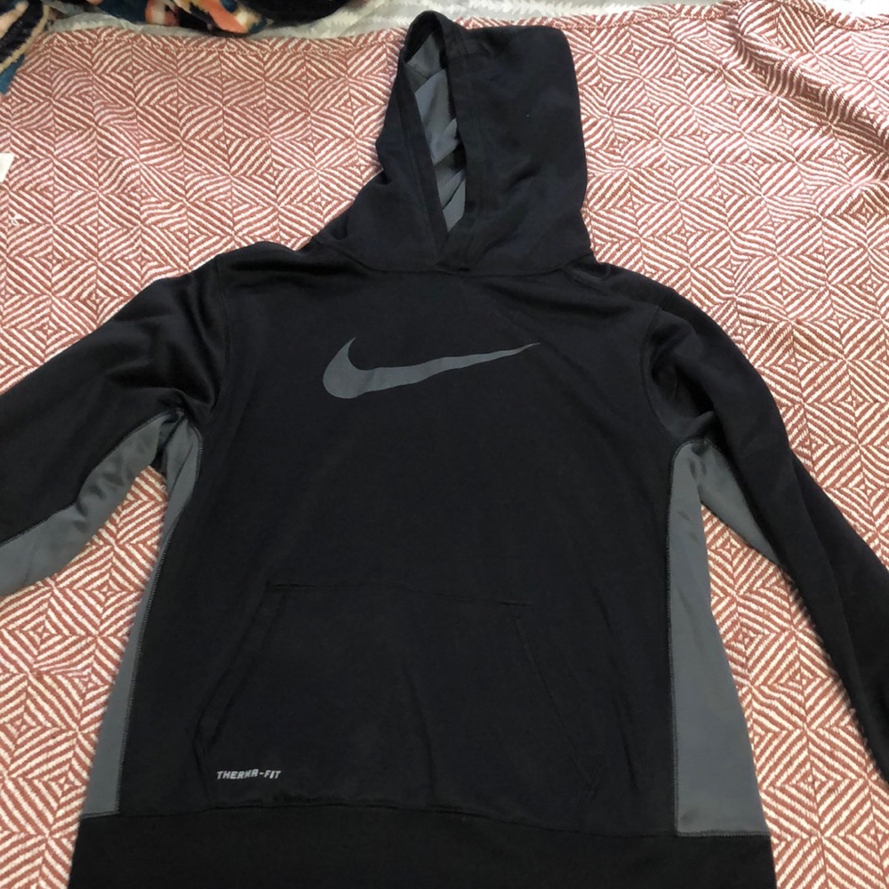 Black Nike hoodie there a- fit